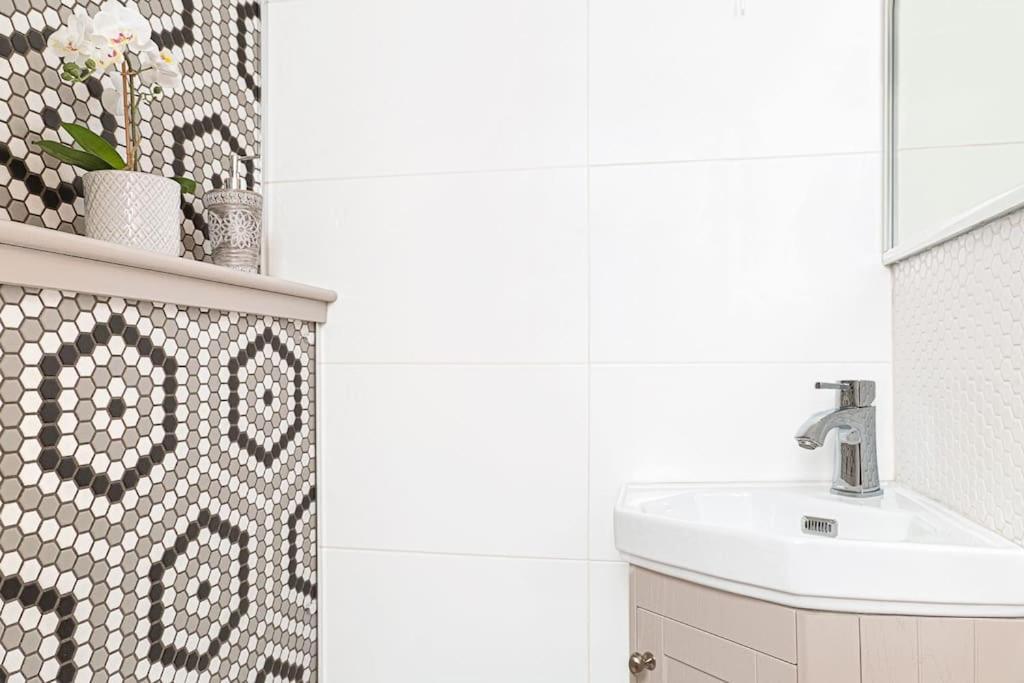 Newly Refurbished 2-Bedroom Flat In Notting Hill Londen Buitenkant foto