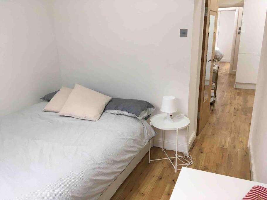Newly Refurbished 2-Bedroom Flat In Notting Hill Londen Buitenkant foto